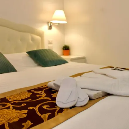 900 Toscana 2* Florence